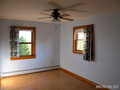 BDRM OVERLOOKING PASTURE