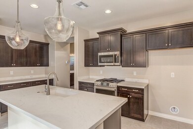 AdoraEncore_Sapphire_Lot1215_Kitchen1