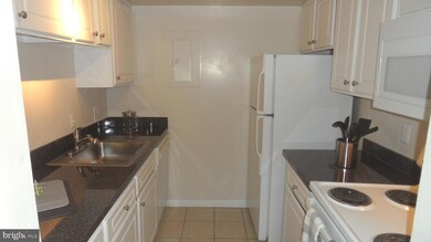 18336 Streamside Dr unit 102, Gaithersburg, MD 20879 - photo 6