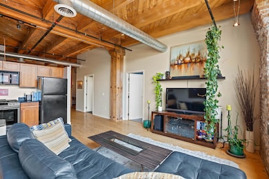 Cobblers Lofts unit 503, Milwaukee, WI 53212 - photo 6