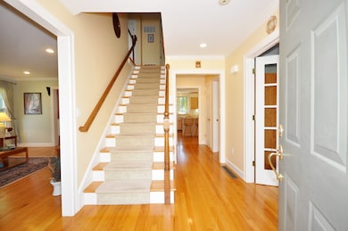 7 Haskell St, Lexington, MA 02420 - photo 3