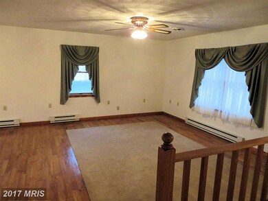 2807 Fillmore Dr, Chambersburg, PA 17201 - photo 4