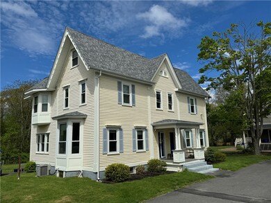 219 Metacom Ave unit 1S, Bristol, RI 02809 - photo 3