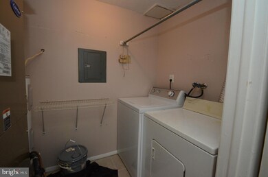 19609 Gunners Branch Rd, Germantown, MD 20876 - photo 6