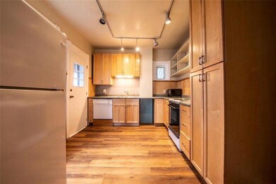 1126 W Chew St, Allentown, PA 18102 - photo 5