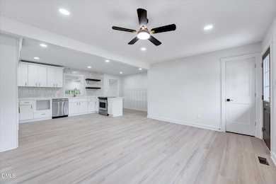 601 W Walnut St, Selma, NC 27576 - photo 7