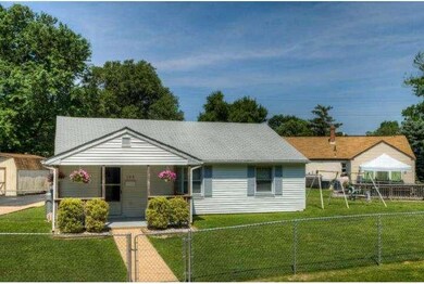 305 Howell Dr, New Castle, DE 19720 - photo 2