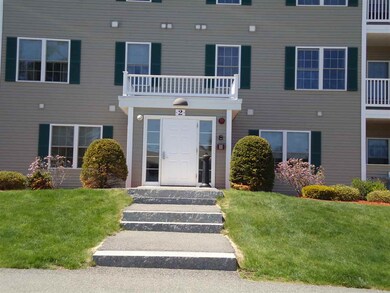 2 Crestview Cir unit 94, Londonderry, NH 03053 - photo 2