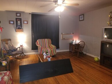 405 E Flora St, Washington, IN 47501 - photo 4