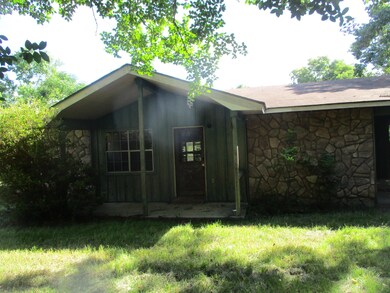 18 Gardner Rd, Laurel, MS 39443 - photo 2