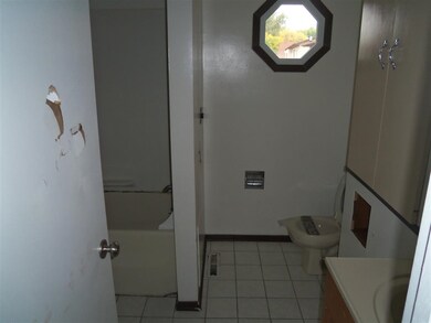 3232 W 63rd St, Davenport, IA 52806 - photo 6