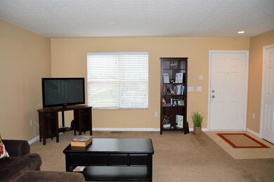 6469 Crab Apple Dr unit 46469, Canal Winchester, OH 43110 - photo 2