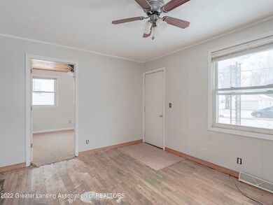 541_E_Howe_Ave_007-HDR-2