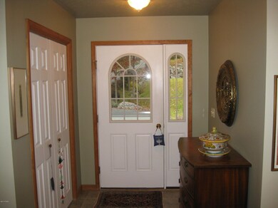 123 Surrey Dr, Lords Valley, PA 18428 - photo 6