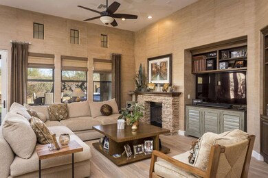 005_Family Room