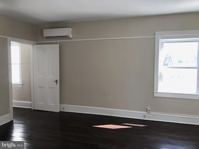 45 Bridge St unit 3, Lambertville, NJ 08530 - photo 2