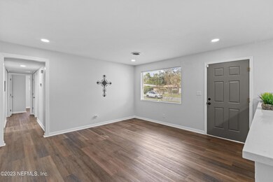 6804 Snow White Dr, Jacksonville, FL 32210 - photo 4