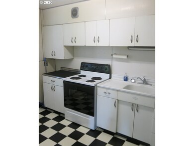 107 SE 9th St, Pendleton, OR 97801 - photo 5