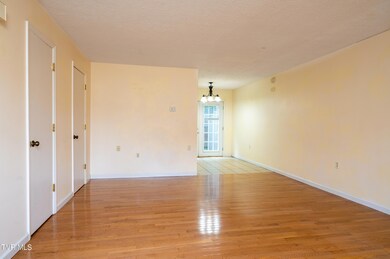 444 Eastley Ct-7