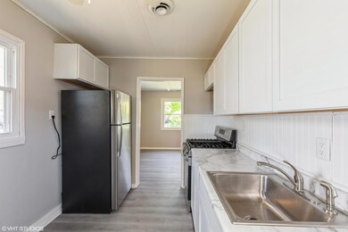 06_316NDwigginsAve_177002_Kitchen_HiRes