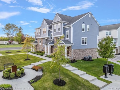 4953 Treeside Ln, Troy, MI 48098 - photo 4