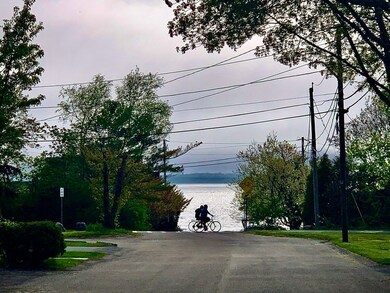 33 Beach Rd, Bristol, RI 02809 - photo 5