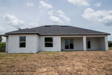 240 Blackstone Dr, Fort Myers, FL 33913 - photo 5