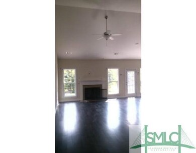 Den/Family/Great Room. Vaulted Ceiling in Great Ro