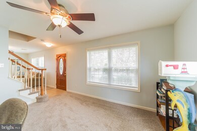 858 Bobwhite Ln, Secane, PA 19018 - photo 6