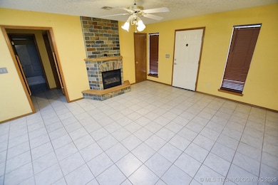 1208 SW 14th Ct, Wagoner, OK 74467 - photo 3