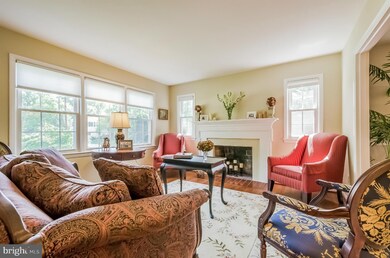 919 Croton Dr, Alexandria, VA 22308 - photo 3