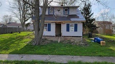 620 Pasadena Ave, Sheffield Lake, OH 44054 - photo 2