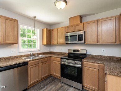 014-1280x960-kitchen