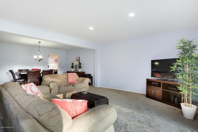 21 Whiffletree Way Riverside-large-010-1