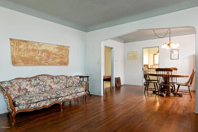 198 S Catalina St-004-001-LivingDining R