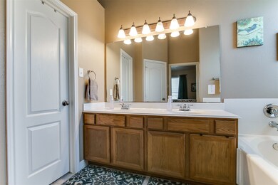 1047 Luke Dr, Alvin, TX 77511 - photo 4