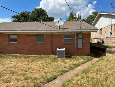 826 W Texas St unit A, Denison, TX 75020 - photo 2