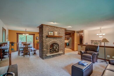 2390 White Oak Tr, Dunn, WI 53575 - photo 5