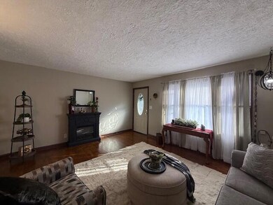 1403 E Lindberg St, Springfield, MO 65804 - photo 4