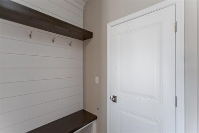 1826 Huntsboro Ln SW, Cedar Rapids, IA 52404 - photo 3