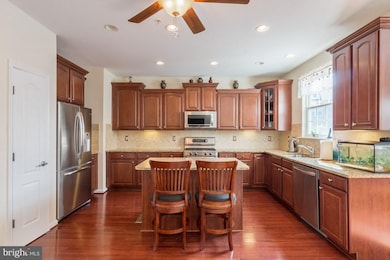 931 Indigo Bunting Ln, Glen Burnie, MD 21060 - photo 2