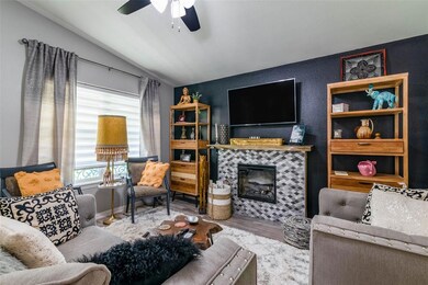 321 W Johnson St, Denison, TX 75020 - photo 6