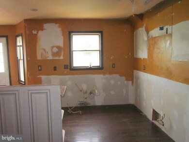 8460 Billingsley Rd, White Plains, MD 20695 - photo 6