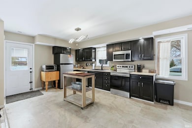 3302 Mcarthur Dr, Fort Wayne, IN 46809 - photo 7