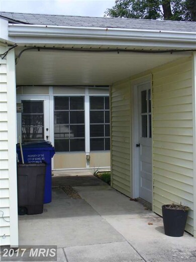 3907 Woodhaven Ln, Bowie, MD 20715 - photo 4