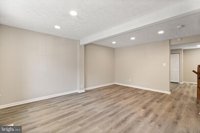 3593 Wharf Ln, Triangle, VA 22172 - photo 3