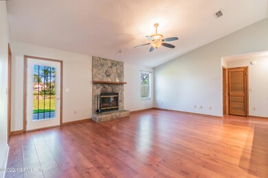 8155 Pineverde Ln, Jacksonville, FL 32244 - photo 6