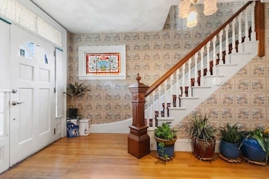 16 Hollingsworth St, Lynn, MA 01902 - photo 5