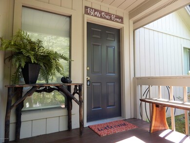 2228 Hillcrest Dr, Pocono Pines, PA 18350 - photo 2