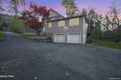 121 Millcreek Ct, Milford, PA 18337 - photo 3